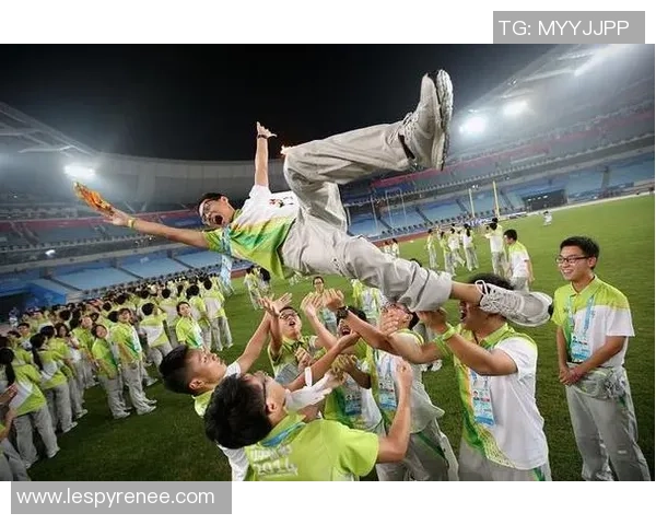 《体育竞技场上激情四溢 全新赛事规则激发运动员潜能与观众热情》 《体育竞技场上激情四溢 全新赛事规则激发运动员潜能与观众热情》