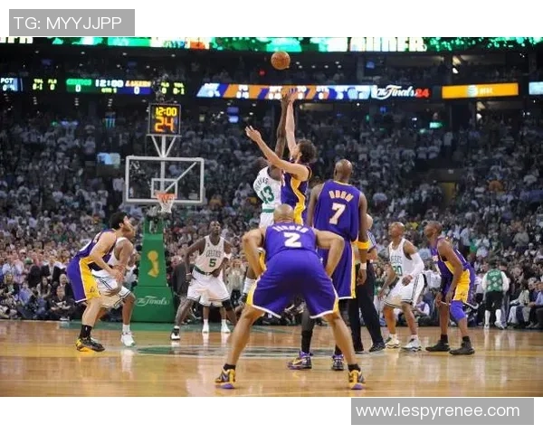 湖人凯尔特人巅峰对决再燃传奇宿敌演绎篮球荣耀之战 湖人凯尔特人巅峰对决再燃传奇宿敌演绎篮球荣耀之战